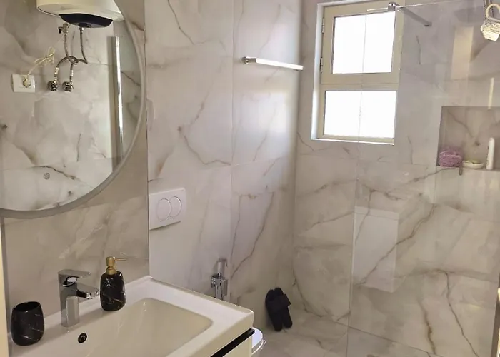 Nea Апартаменты Тирана